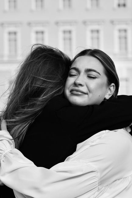 Why Making Friends As An Adult Feels So Hard — How To Make Genuine Connections