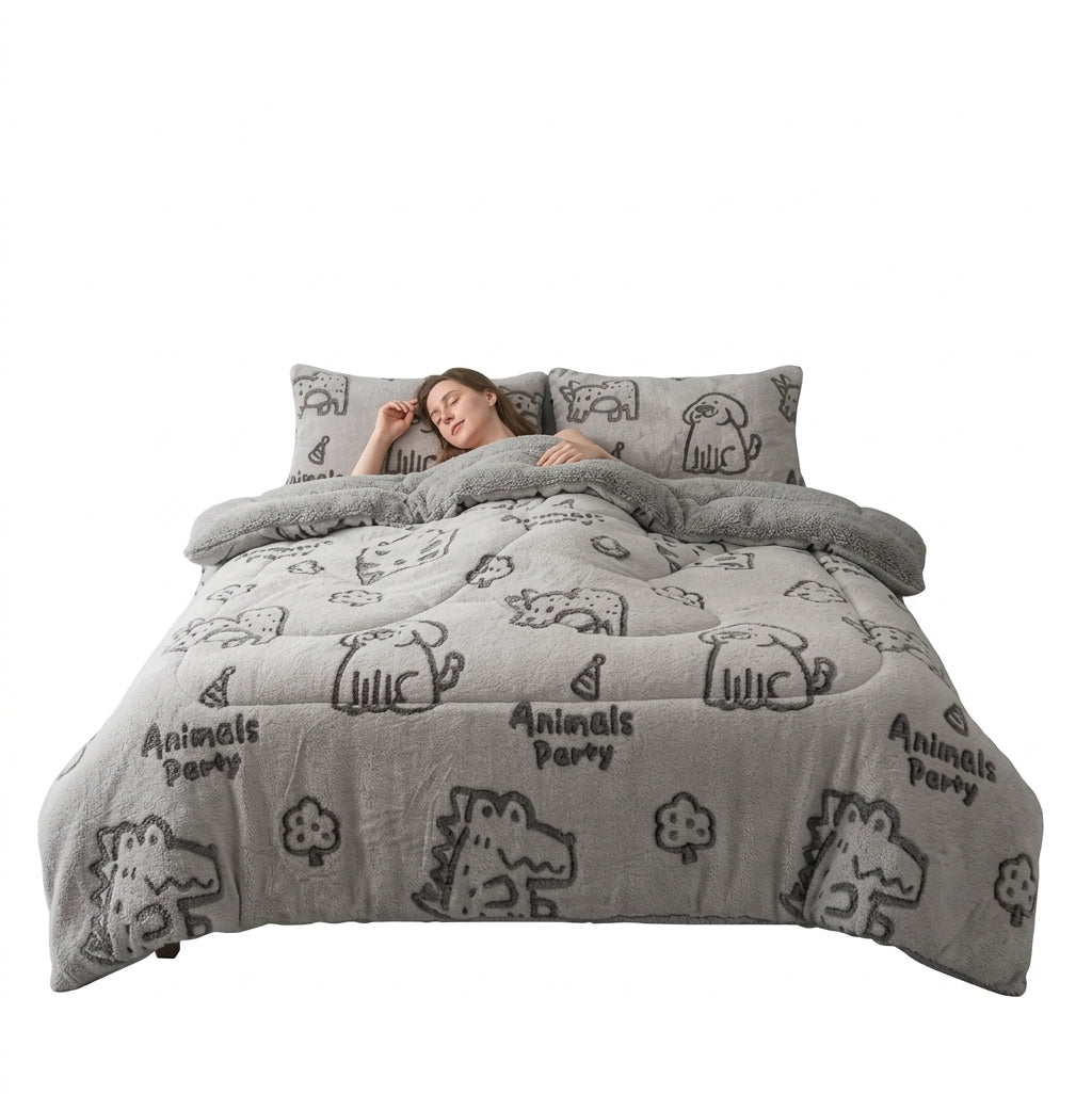 Floral Quilted Comforter and Thickened Lamb Fleece Blanket