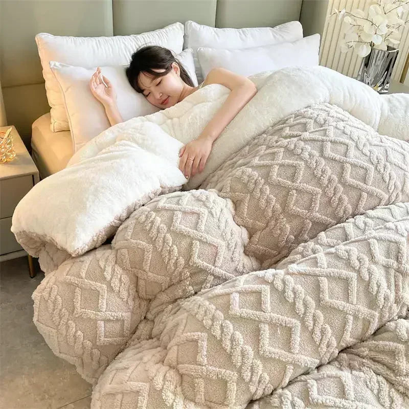 Thick Warm Faux Lambswool Blanket and Soft Plush Duvet Quilt