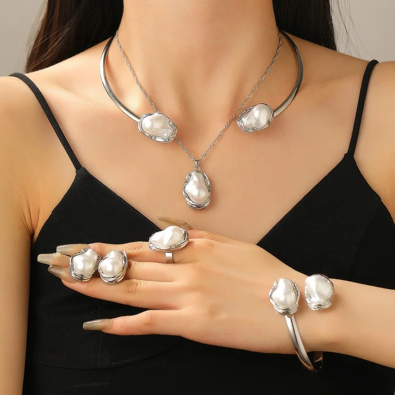 Women's Fashion Baroque Imitation Pearl Torque Necklace Jewelry Set