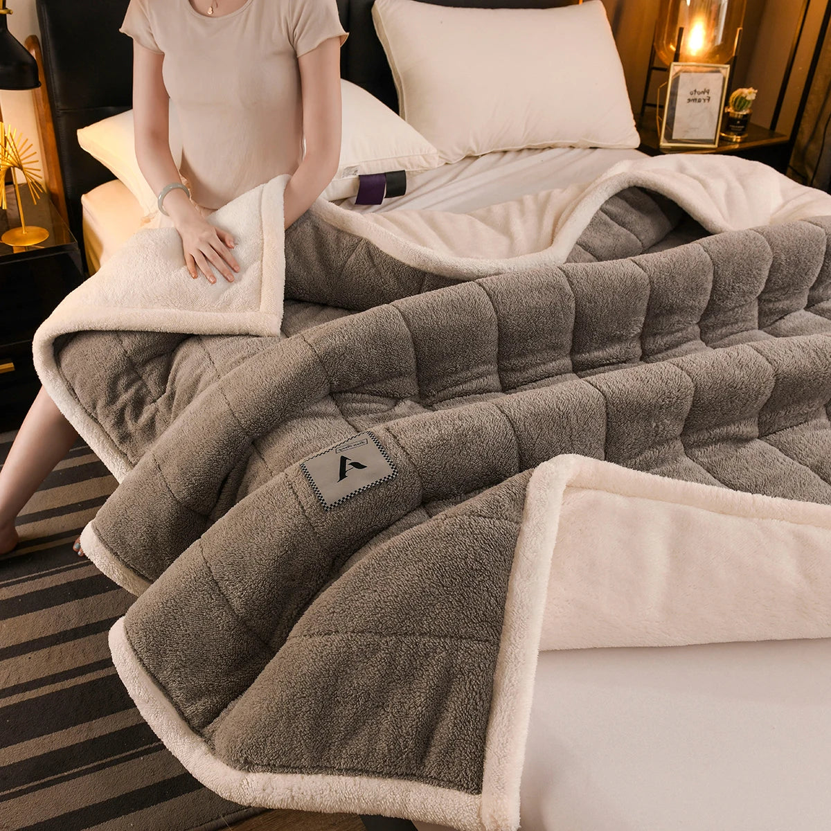 Thick Warm Milk Velvet Blanket and Soft Winter Plush Throw