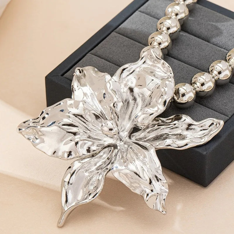 Women's Fashion Boho Beaded Metal Flower Pendant Necklace