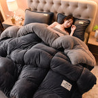 Thick Warm Velvet Quilt Blanket and Soft Lambswool Throw