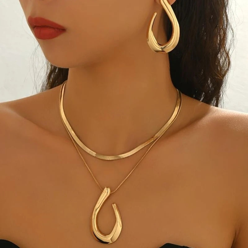 Women's Fashion Oval Pendant Necklace and Earrings Jewelry Set
