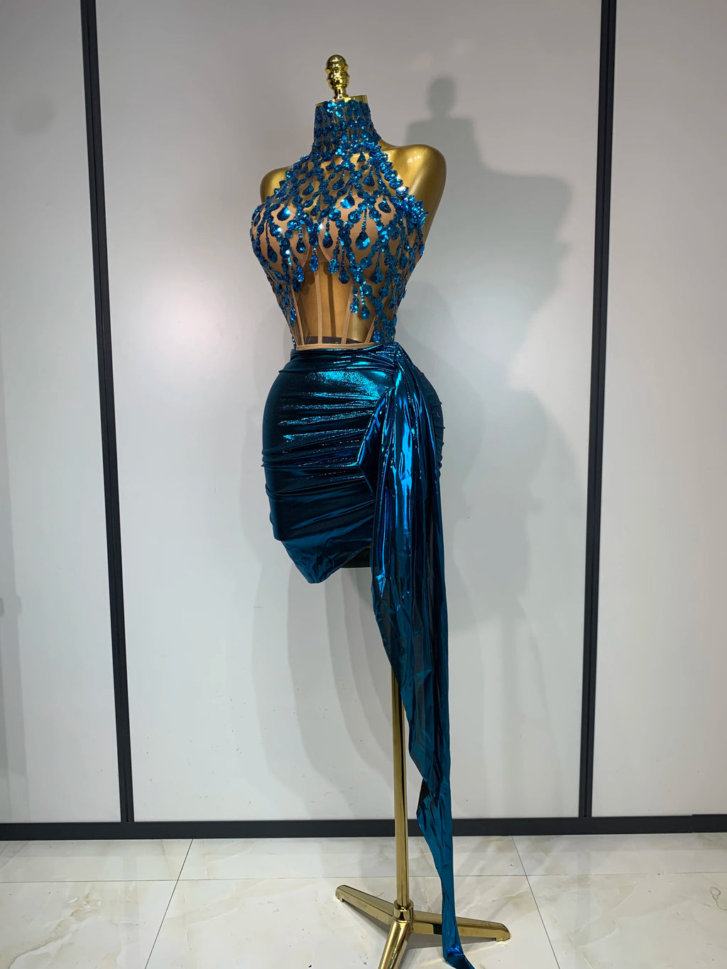 Women's Sexy Rhinestone Sequined Backless Top and Skirt Two Piece Set