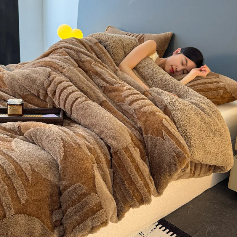 Three-Dimensional Jacquard Blanket and Double-Sided Fleece Throw
