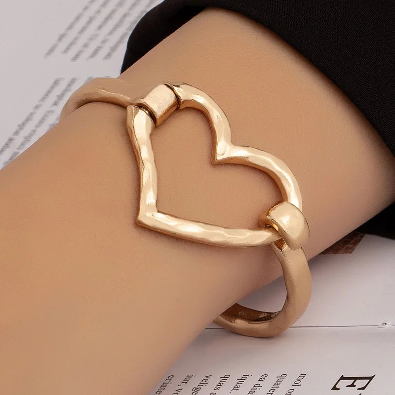 Women's Fashion Punk Big Love Heart Pendant Choker Necklace