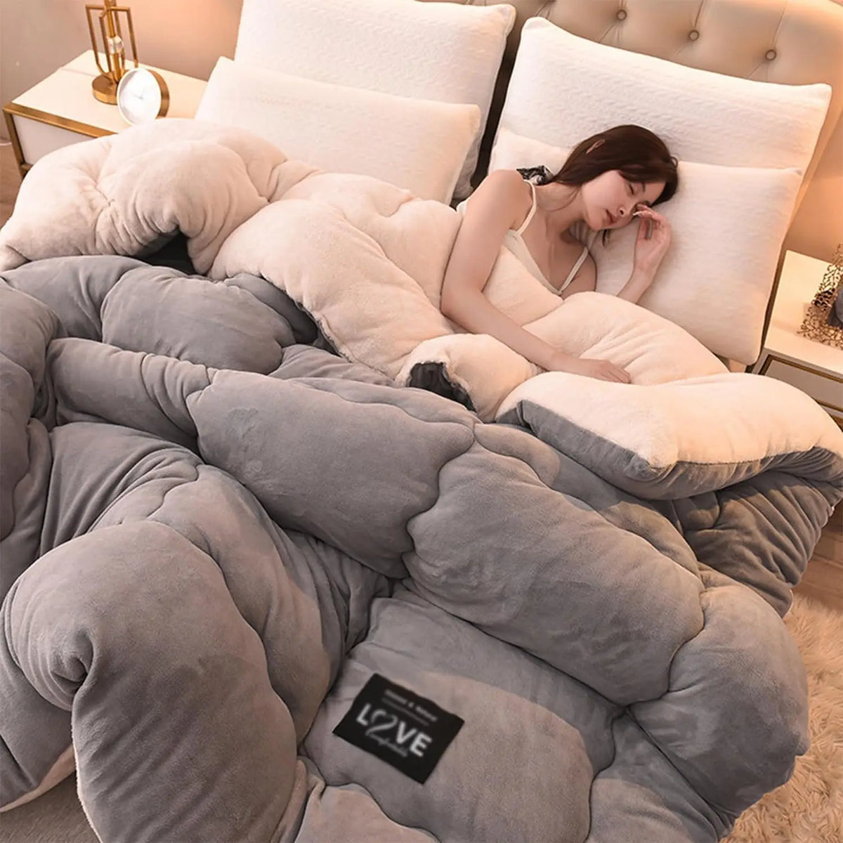 Thick Warm Flannel Fleece Quilt and Winter Bedding Blanket