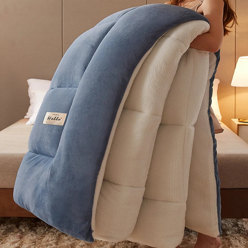 Thick Warm Velvet Quilt Blanket and Soft Lambswool Throw