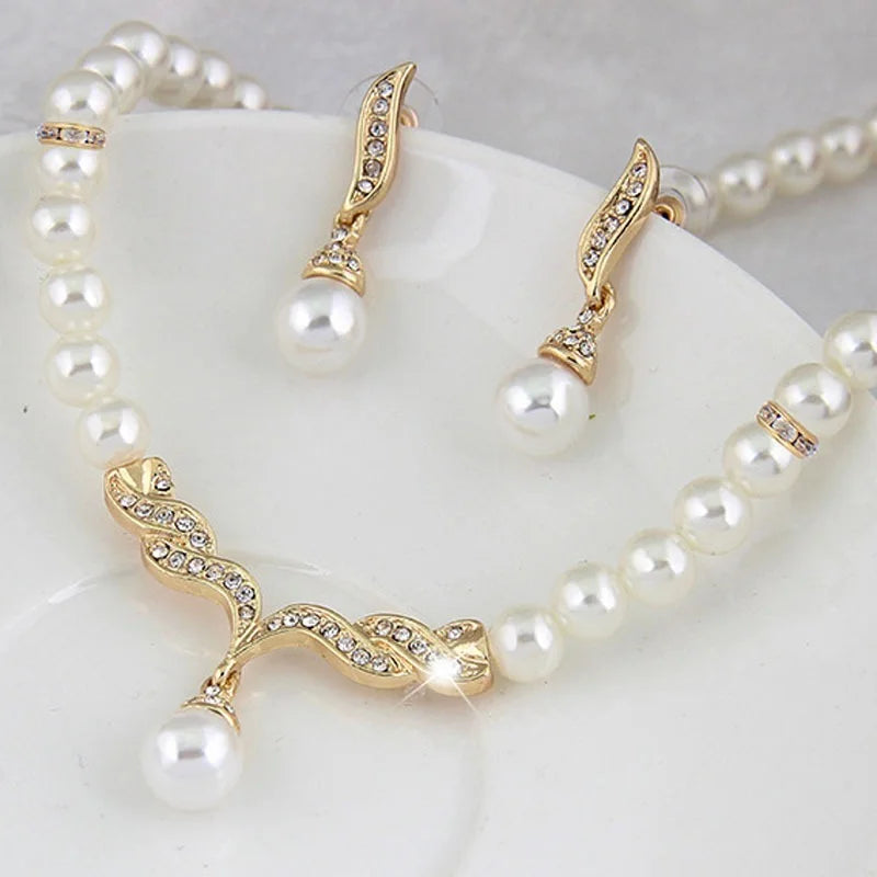 Women's Fashion Elegant Bridal Pearl Necklace and Earrings Jewelry Set