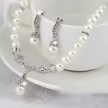 Women's Fashion Elegant Bridal Pearl Necklace and Earrings Jewelry Set