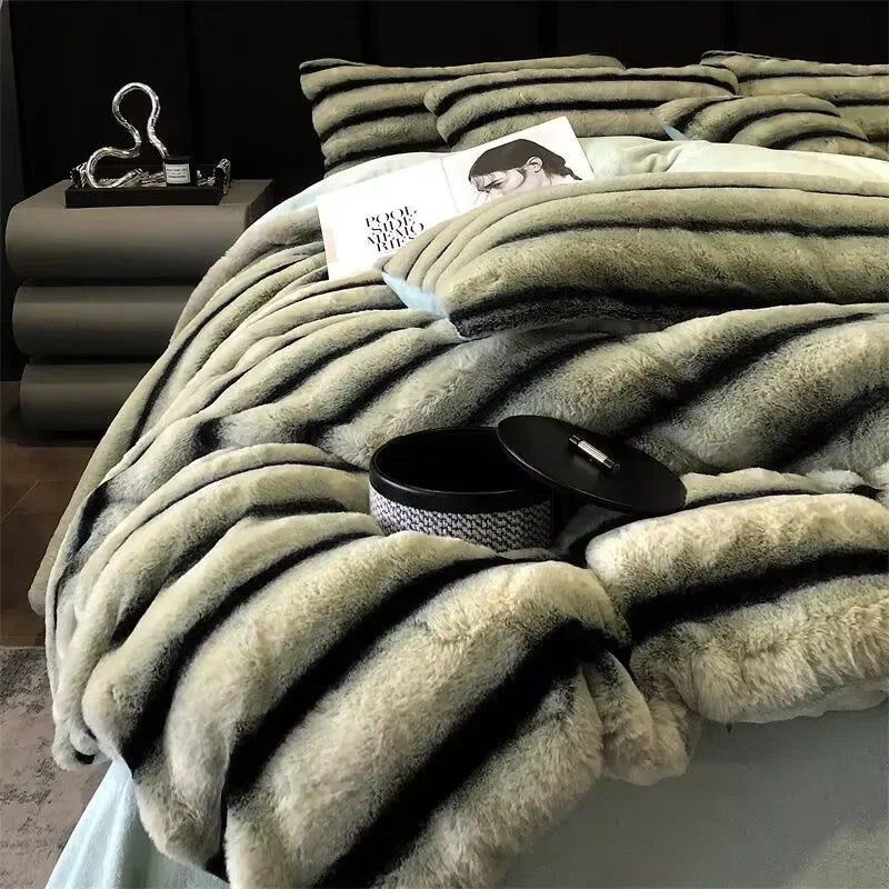 Thick Warm Faux Lambswool Blanket and Soft Cotton Quilt
