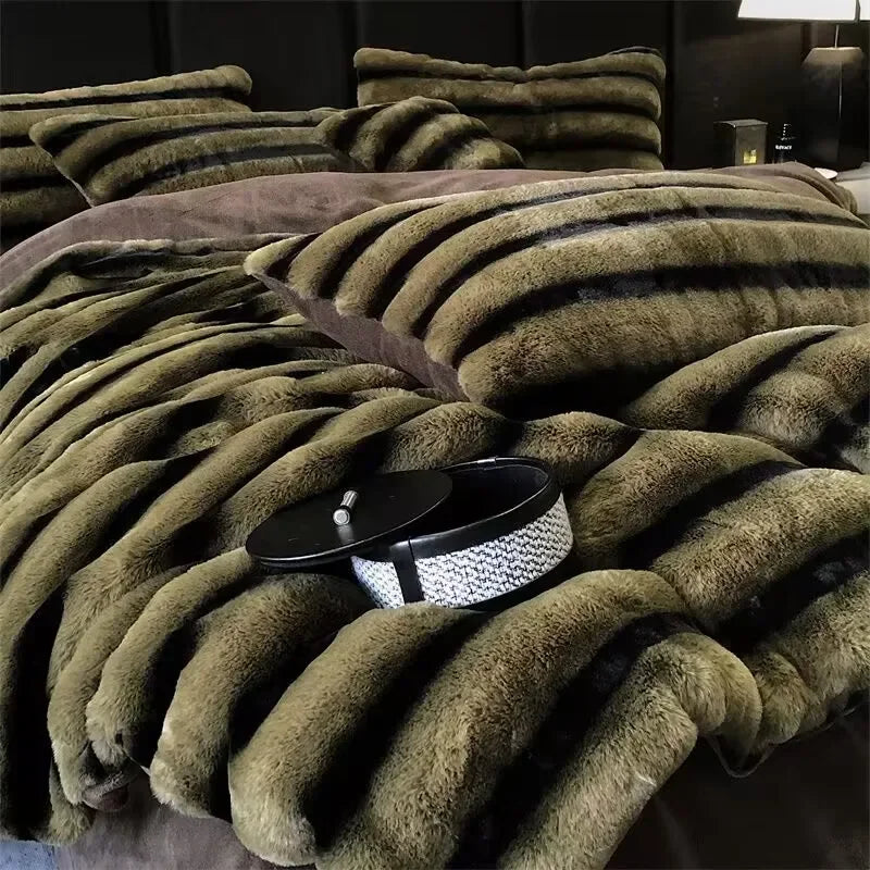 Thick Warm Faux Lambswool Blanket and Soft Cotton Quilt