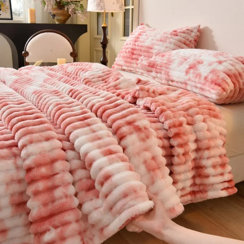 Gradient Soft Plush Flannel Blanket and Warm Coral Fleece Bed Throw