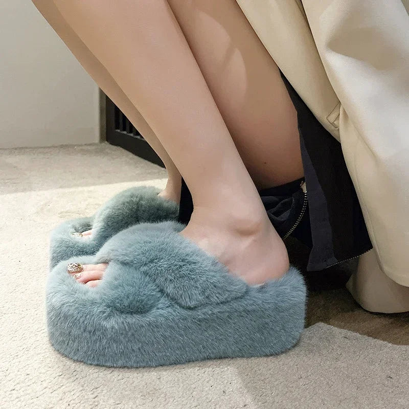 Women's Faux Fur Platform Slippers Soft Plush Indoor House Shoes