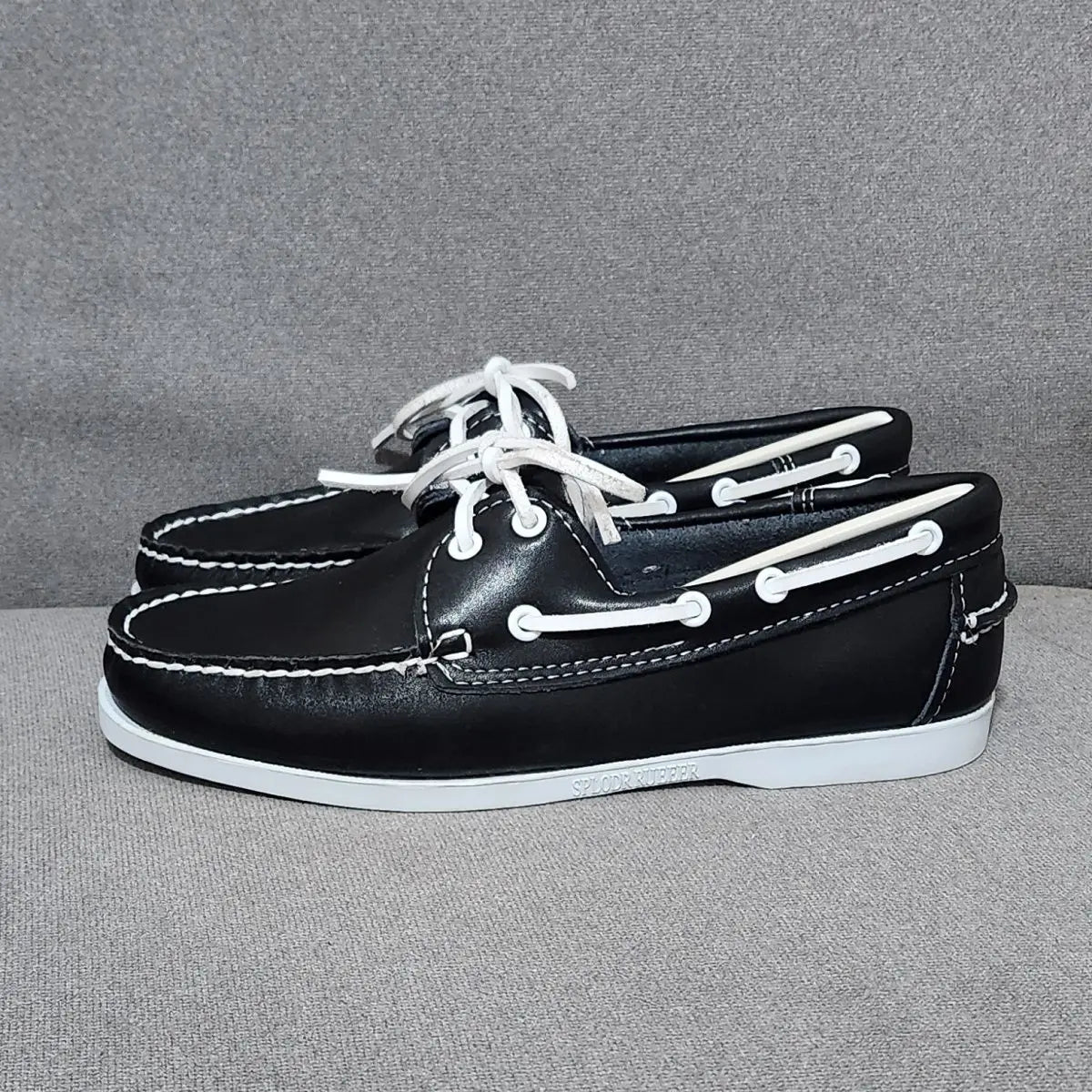 Men's Casual Low Top Lace-Up Fashion Sneakers