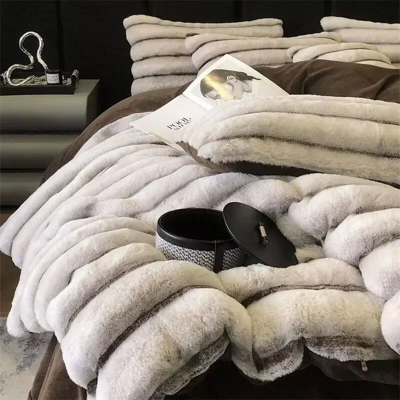 Thick Warm Faux Lambswool Blanket and Soft Cotton Quilt