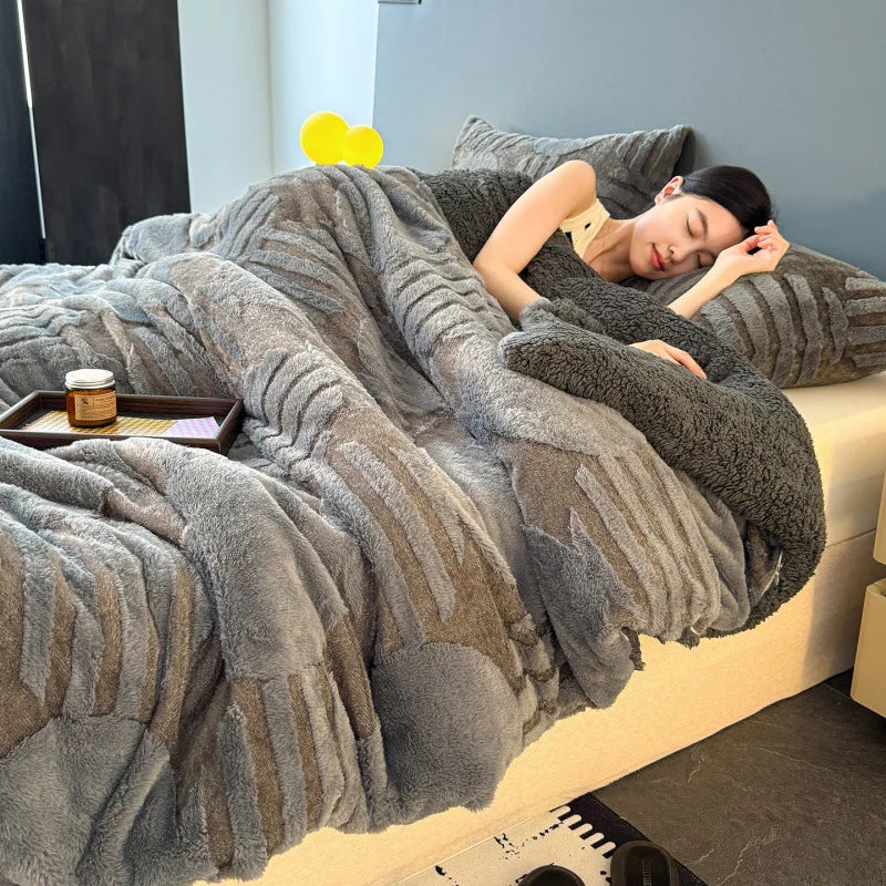 Three-Dimensional Jacquard Blanket and Double-Sided Fleece Throw