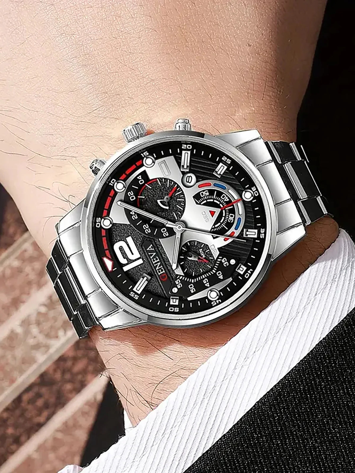 Men's Quartz Watch with Bullet Head Pendant Silver