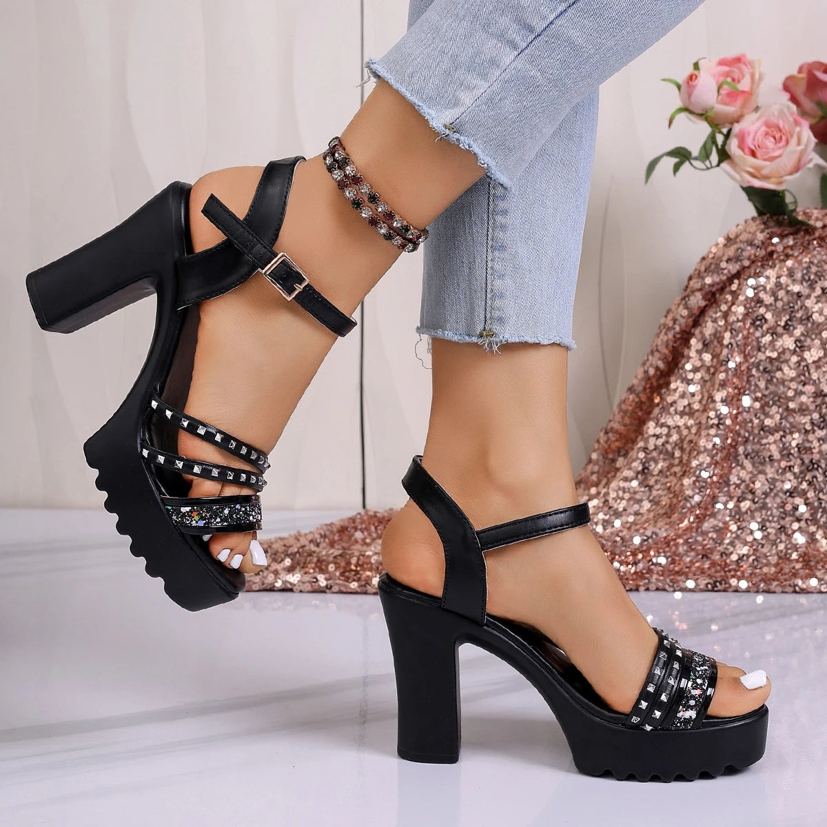 Women's Vintage Gladiator Wedge Sandals Rivet Decor Ankle Buckle