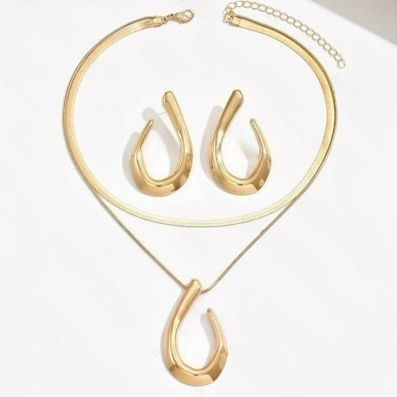 Women's Fashion Oval Pendant Necklace and Earrings Jewelry Set