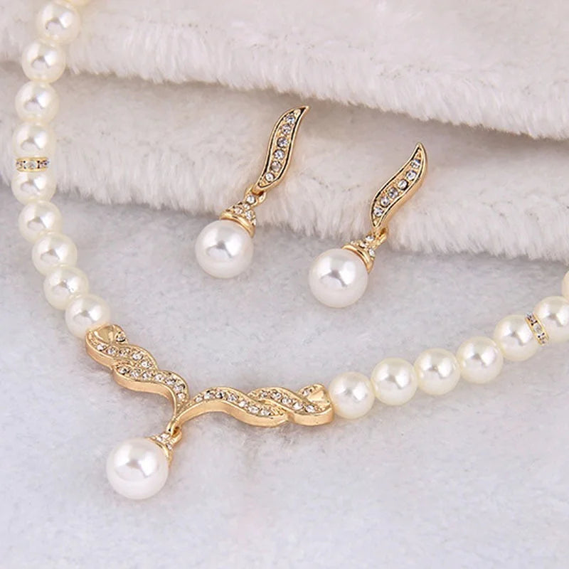 Women's Fashion Elegant Bridal Pearl Necklace and Earrings Jewelry Set