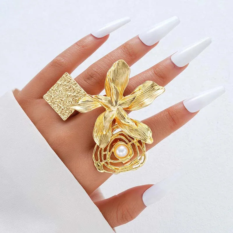 Women's Fashion Elegant Flower Pearl Hollow Geometric Ring Jewelry Set