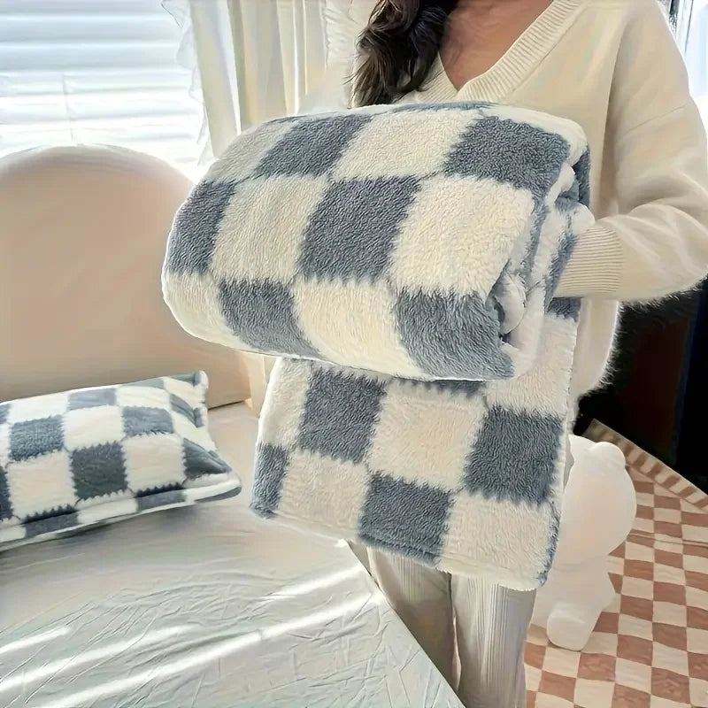Soft Knit Polyester Blanket and Cozy Bed Throw