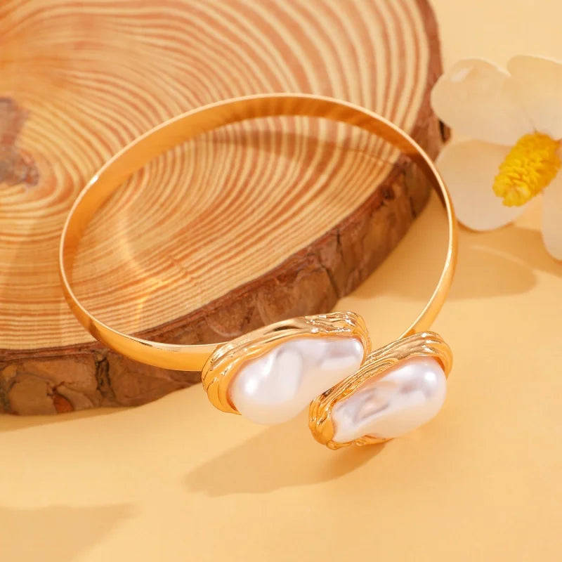 Women's Fashion Baroque Imitation Pearl Torque Necklace Jewelry Set