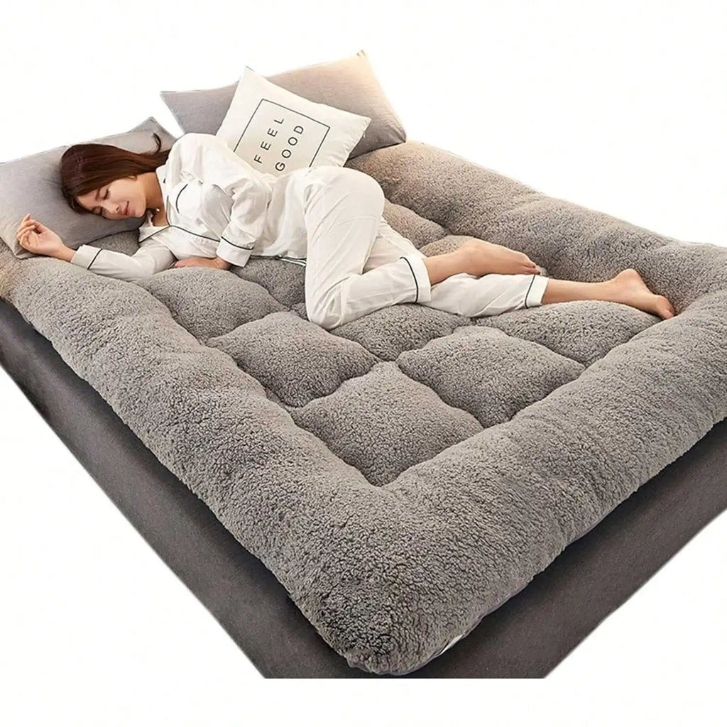 Japanese Floor Futon Mattress and Fluffy Roll Up Bed
