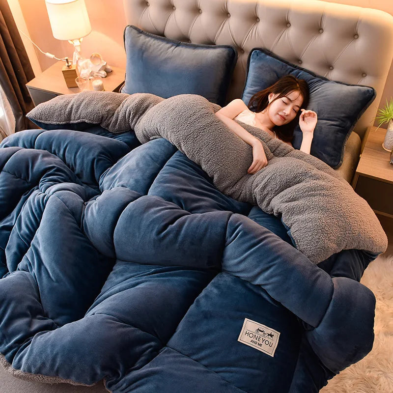 Thick Warm Velvet Quilt Blanket and Soft Lambswool Throw
