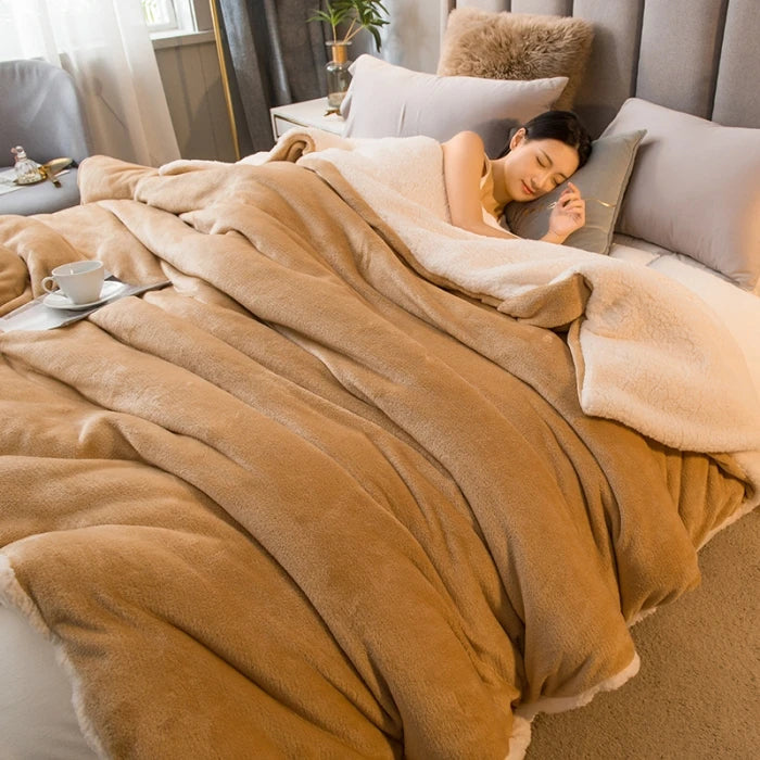 Thick Warm Flannel Quilt and Lamb Fleece Duvet Blanket