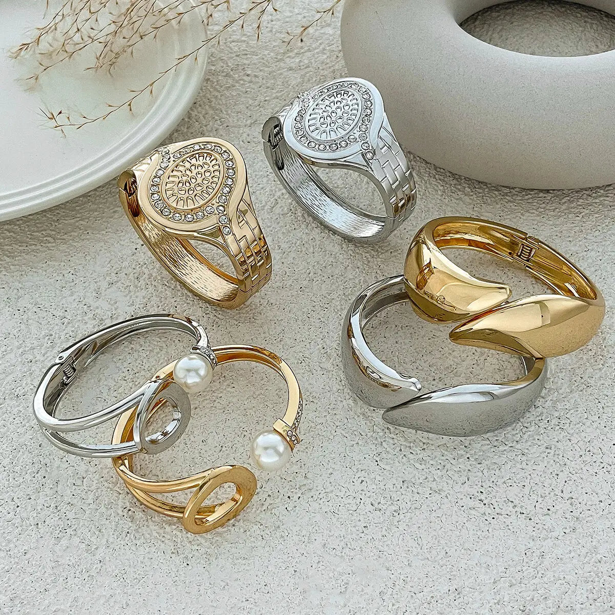 Women's Fashion Statement Rhinestone Watch Shaped Heavy Metal Spring Bangles