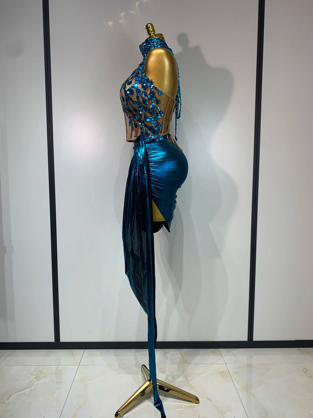Women's Sexy Rhinestone Sequined Backless Top and Skirt Two Piece Set